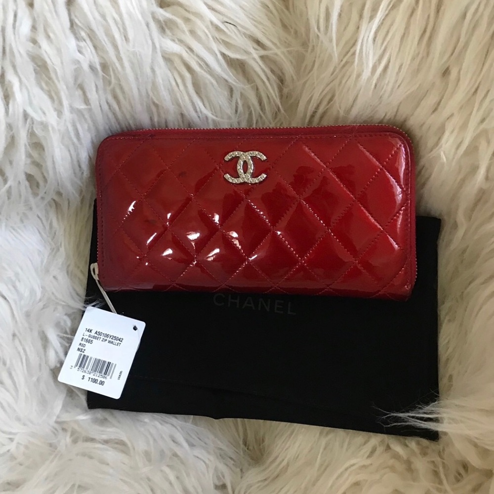 🌟S/EB 1 (OF) MY FAVORITE🌟CHANEL RED PATENT L-GUSSET ZIP WALLET